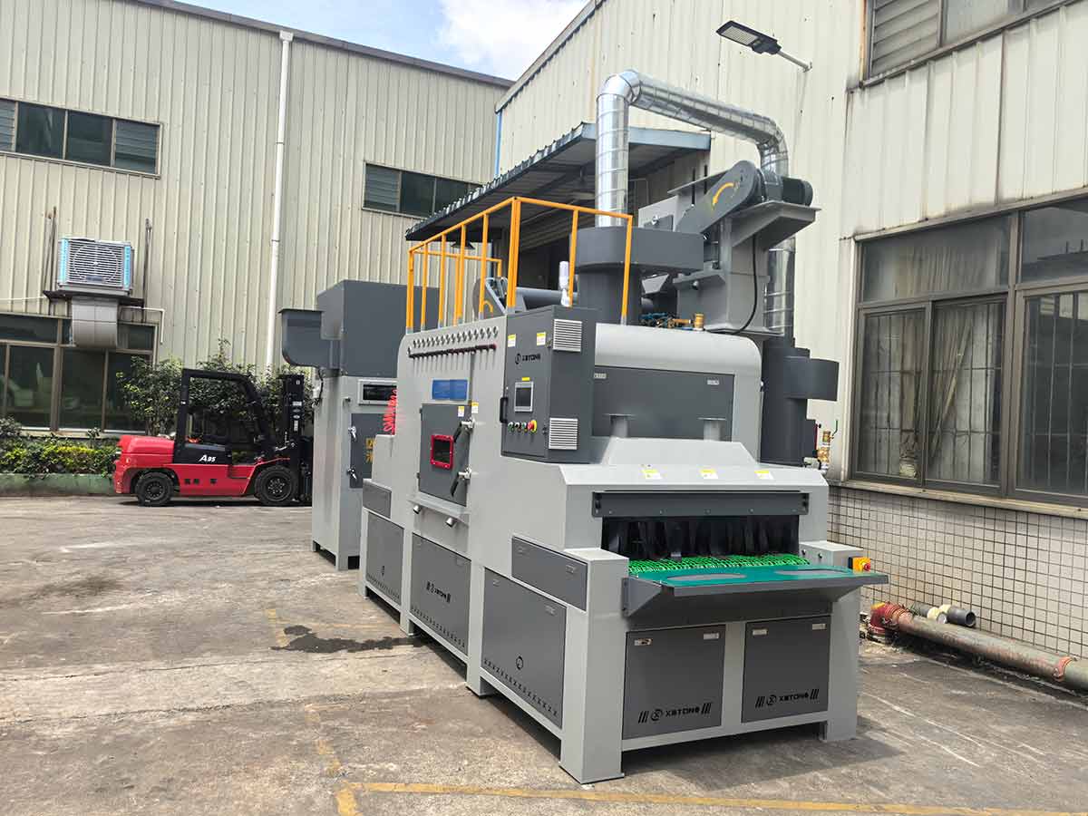 深圳百超機械生產的輸送式自動噴砂機實拍圖片