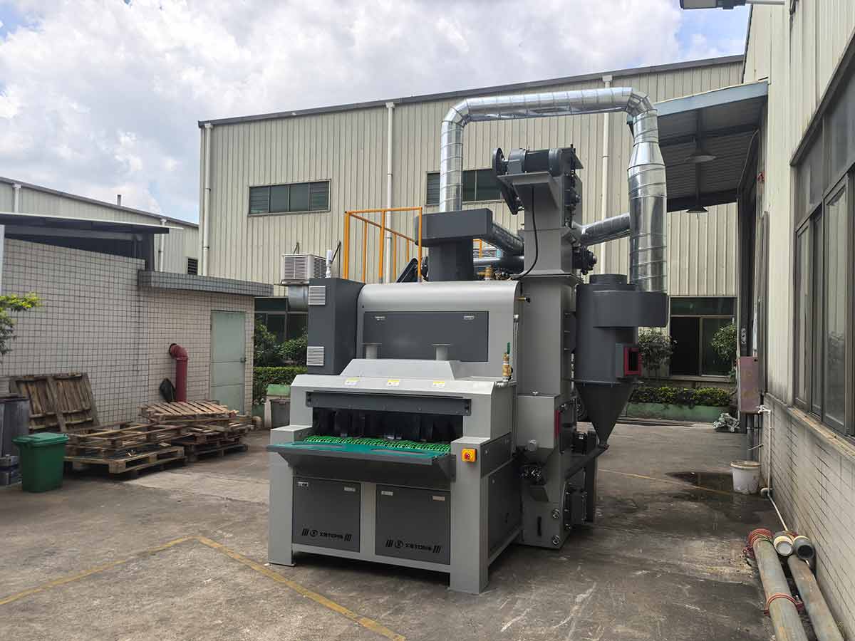 深圳百超機械生產的輸送式自動噴砂機實拍圖片