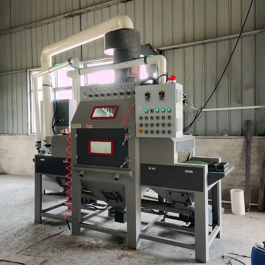 深圳百超生產廠家制造的輸送式自動噴砂機設備實拍圖片