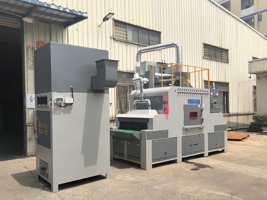 深圳百超生產(chǎn)廠家制造的輸送式自動噴砂機設(shè)備實拍圖片