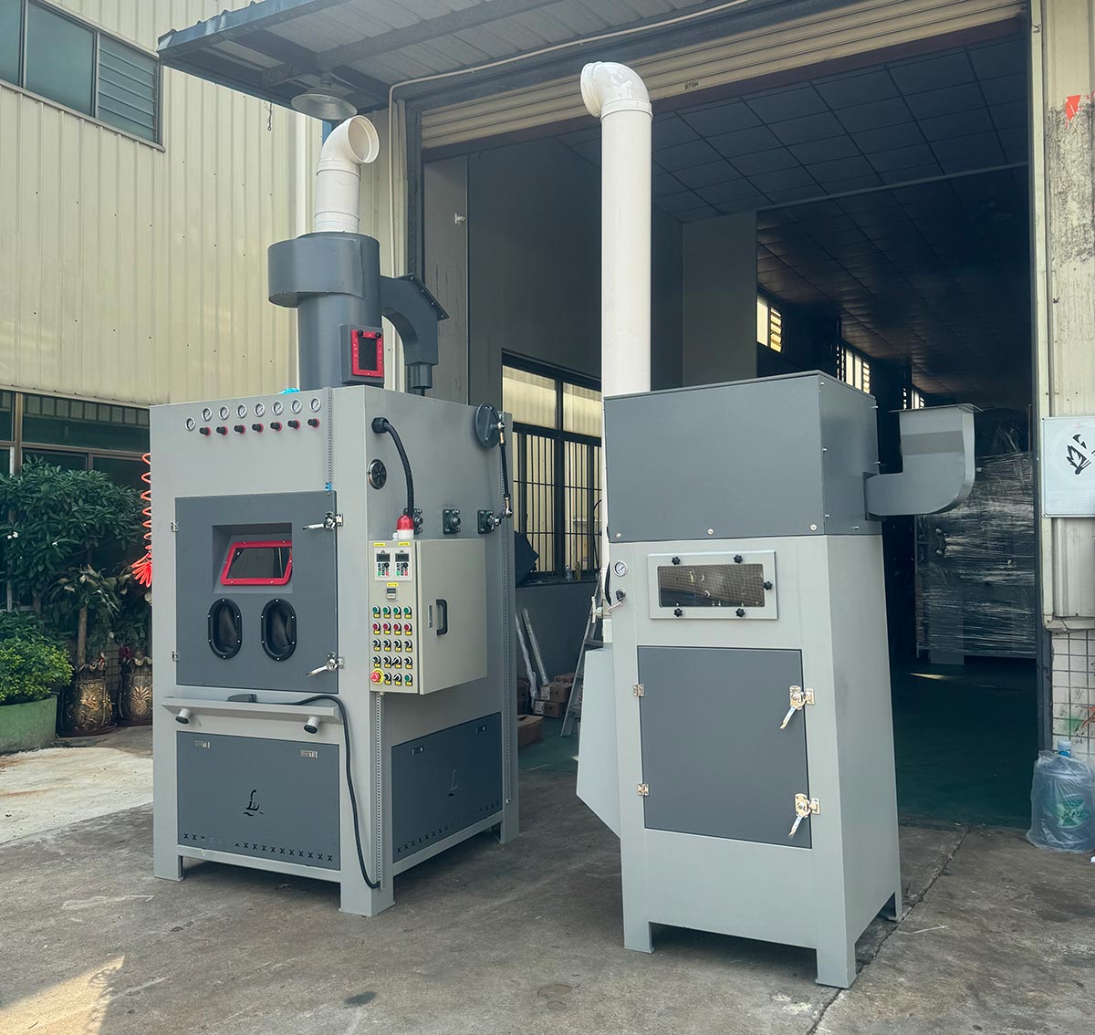 深圳百超噴砂機(jī)生產(chǎn)廠家制造的轉(zhuǎn)盤式自動(dòng)噴砂機(jī)實(shí)拍圖片 深圳百超噴砂機(jī)生產(chǎn)廠家制造的轉(zhuǎn)盤式自動(dòng)噴砂機(jī)實(shí)拍圖片