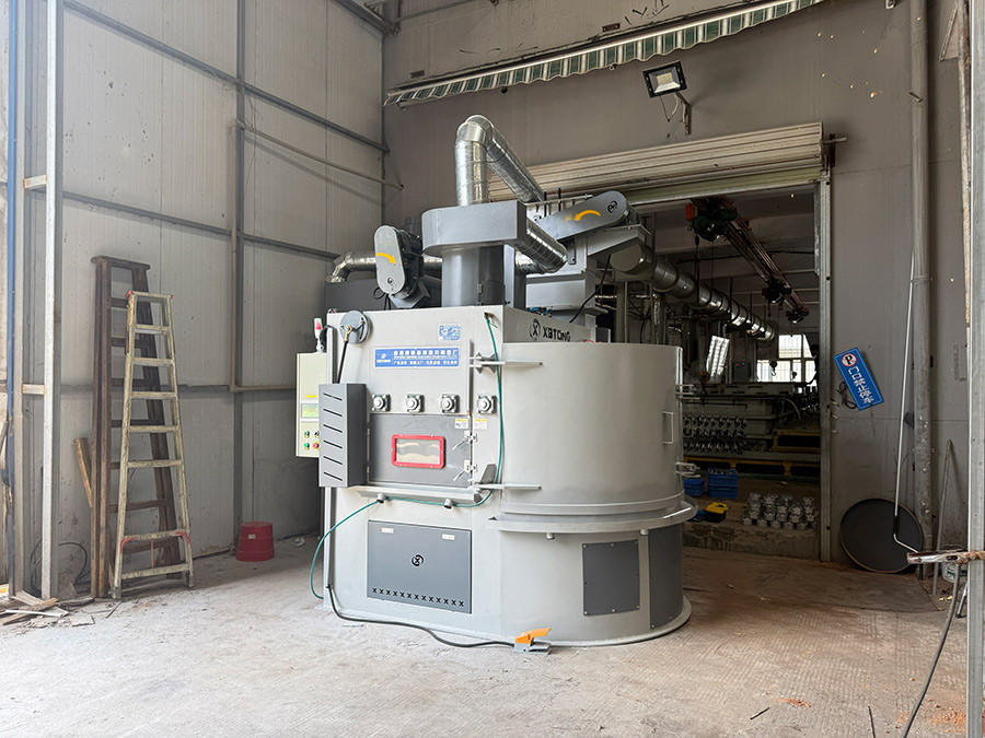 深圳百超機(jī)械轉(zhuǎn)盤式自動(dòng)噴砂機(jī)設(shè)備