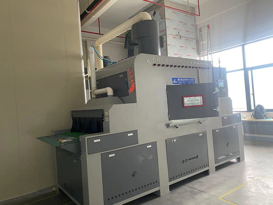 深圳百超機械輸送式自動噴砂機設備