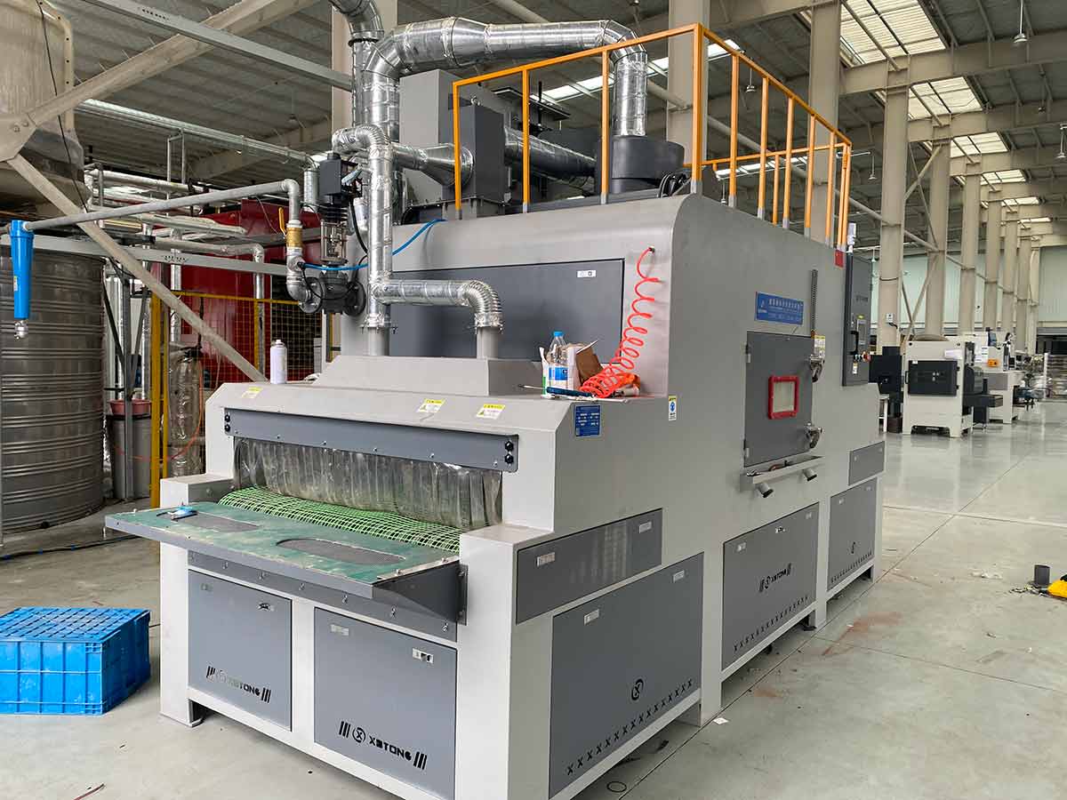 深圳百超機(jī)械輸送式自動(dòng)噴砂機(jī)設(shè)備